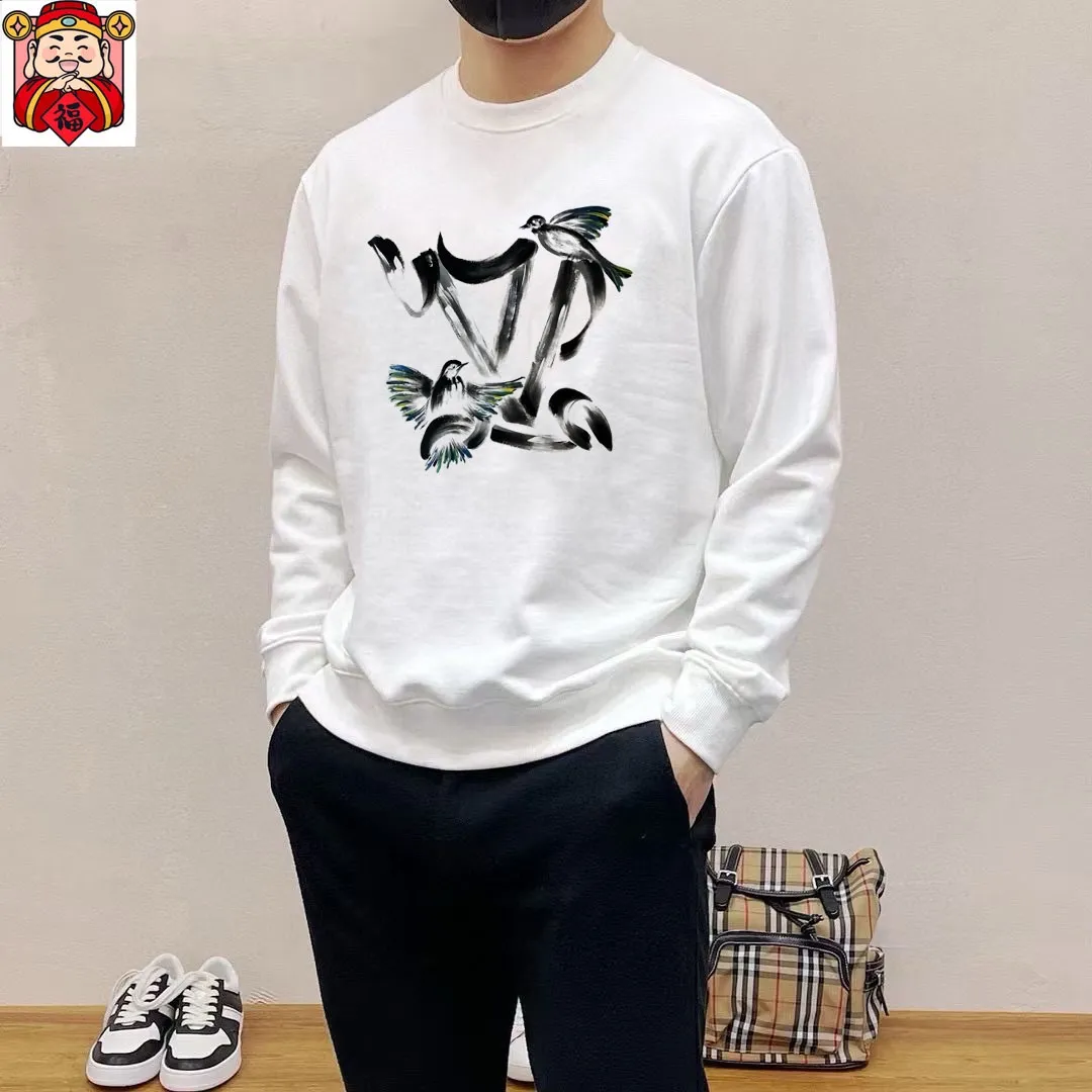 🅿️220 brand [LV Louis Vuitton] (good news for fat people) 2025ss autumn latest long-sleeved round-neck sweatshirt, on sale simultaneously on the official website. Refreshing and breathable. Made of top Tencel Roman. Comfortable and soft. 3D three-dimensional clarity. Super fashion sense. Great for gifting and keeping for yourself. Size: M-5XL (can wear up to 220 pounds)